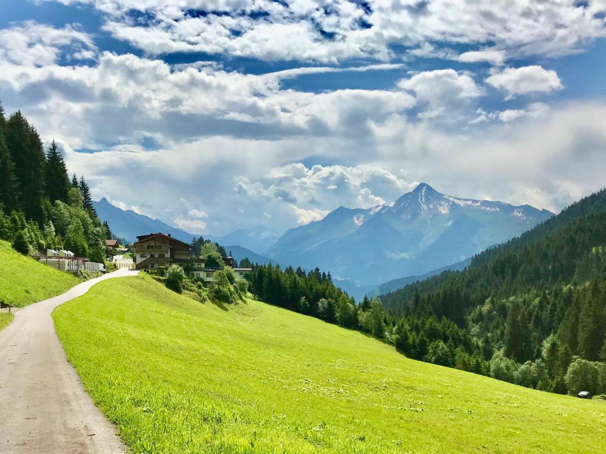 Gaestehaus Lukasser Hippach Exteriör bild
